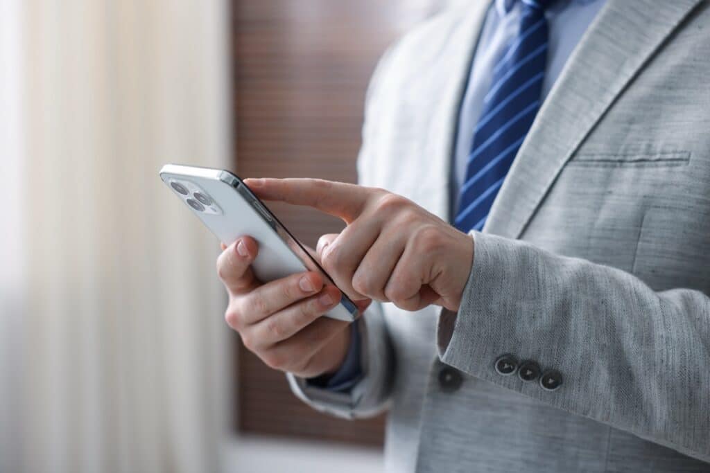 IT administrator testing a device configuration profile before fleet-wide enrollment